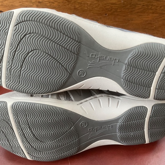Dansko Henrietta Grey Sneaker Size 38 - Picture 5 of 6